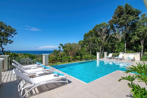 Contemporary 6BR Villa Sea Views Infinity Pool Resort Access
