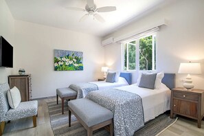 Villa - Contemporary 6BR Villa Sea Views Infinity Pool Resort Access (Montego Bay)