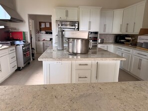 Villa - Contemporary 6BR Villa Sea Views Infinity Pool Resort Access (Montego Bay)