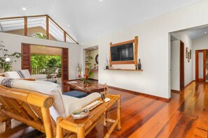 Room - Hidden 4BR Gem Pool Nature Escape in the Hills of Port Antonio (Port Antonio)