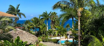 4BR Seafront Villa in Boscobel Direct Sea Access Coastal Living