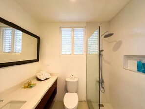 House | 3 bedrooms, Internet - 4BR Seafront Villa in Boscobel Direct Sea Access Coastal Living (Boscobel)