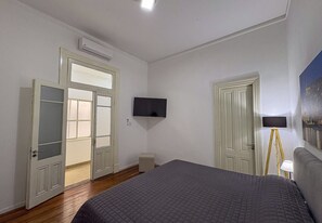 2 bedrooms, free WiFi, bed sheets - Classic, spacious for up to 5 people near Plaza de Mayo and Casa Rosada (Buenos Aires)