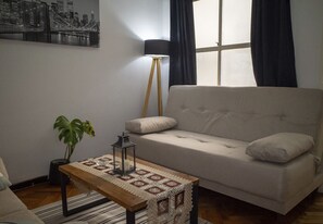 TV - Classic, spacious for up to 5 people near Plaza de Mayo and Casa Rosada (Buenos Aires)