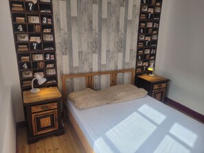 2 bedrooms, free WiFi - Mountain apartment "Gîte aux Lys", next to the Saint Thomas baths (FONTPEDROUSE)
