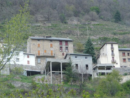Mountain apartment "Gîte aux Lys", next to the Saint Thomas baths