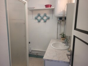 Bathroom - Vrbo Property (FONTPEDROUSE)