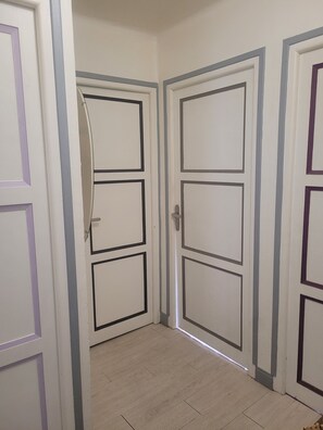 Interior - Mountain apartment "Gîte aux Lys", next to the Saint Thomas baths (FONTPEDROUSE)