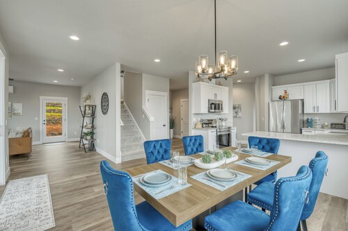 Beautiful 3 bedroom house with views of the hills.