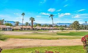 Golf - Relax in style w/ fairway and mountain views. Your music & golf home base awaits (Palm Desert)