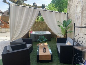 Bain à remous extérieur
