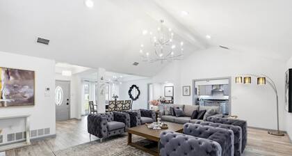 One-Acre Luxury Accessible Villa in Highland Village