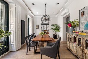Dining - Waou Justice V - Short Term Rental (Madrid)