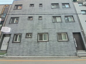 Front of property - Dodahm Guesthouse (Incheon)