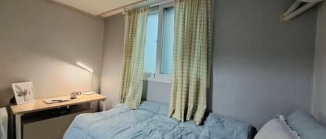 Economy Single Room | Desk, laptop workspace, free WiFi