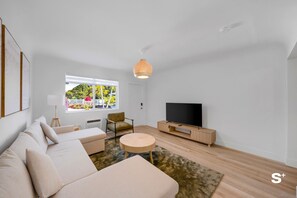 Living area - Chic 1-BD Apt in Miami Gym-Free Parking (North Miami)