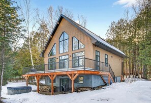 Exterior - Spa & Relaxation at Lake Cameron | BORD DE L'EAU (Amherst)