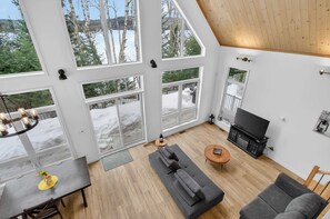 TV - Spa & Relaxation at Lake Cameron | BORD DE L'EAU (Amherst)
