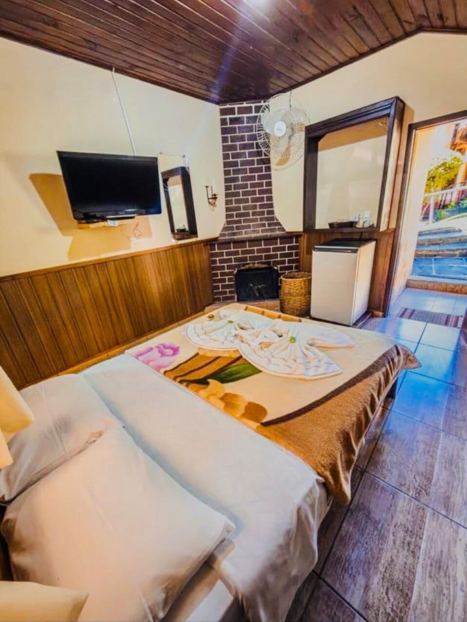 Double Room with Fireplace | Free WiFi, bed sheets