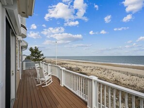 Property grounds - Oceanfront Home w/ Private Beach, Decks & Hot Tub (Bethany Beach)