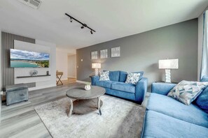 Smart TV, offices - Private Pool Home 15 Min to Universal Studios (Orlando)