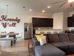 TV - Central Comfort 12 Person Fun (New Braunfels)
