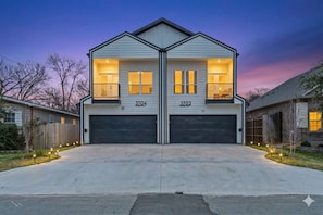 Exterior - Bright Modern & Cheerful 3BD/3BA, Medical District (Dallas)