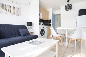 TV - Charming 4-person apartment with balcony overlooking the golf course (Talmont-Saint-Hilaire)