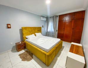 2 habitaciones, tabla de planchar con plancha y wifi gratis 