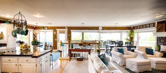 Lakeview Home with Pool on beautiful Lake Tenkiller Oklahoma
