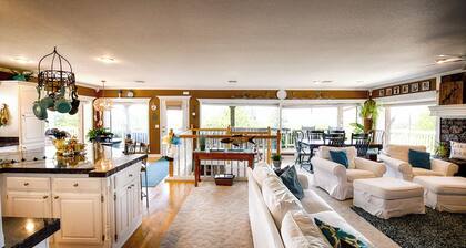 Lakeview Home with Pool on beautiful Lake Tenkiller Oklahoma
