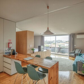Interior - Penthouse with Private Balcony | Baumhaus Serviced Apartments | Central Porto (Porto)