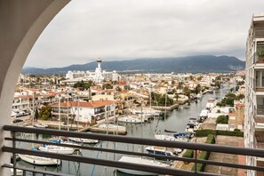 Unclassified image, 2 of 36, button - WELCS DUPLEX 343 EMP, Oceanfront (Empuriabrava)