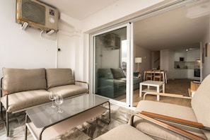 TV - WELCS DUPLEX 323 EMP ocean front (Empuriabrava)
