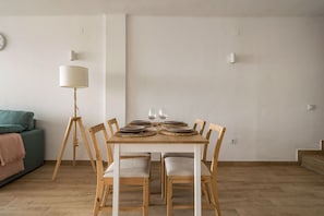Dining - WELCS DUPLEX 323 EMP ocean front (Empuriabrava)