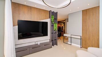 Family Apartment, Kitchen, City View | Living area