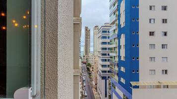 Apartamento família, cozinha, vista para a cidade | Parte interna