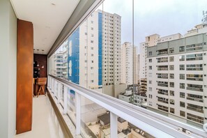 Familjelägenhet - kök - utsikt mot staden | Interiör