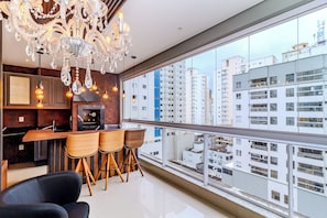Apartemen Keluarga, dapur, pemandangan kota | Interior