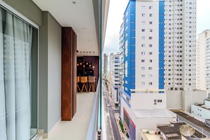 Family Apartment, Kitchen, City View | Property grounds - StayHome Bella Maria- Meia Praia Itapema (Itapema)
