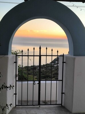Property grounds - Melania House I (Filicudi Porto)