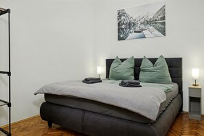 2 bedrooms, free WiFi, bed sheets - 2-bedroom apartment in center of Graz (Graz)