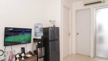 Standard Apartment | Television