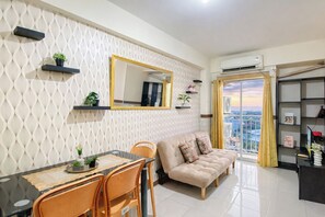 Standard Apartment - Cozy With Contemporary 2Br Space At Apartment Bogor Valley (Bogor)