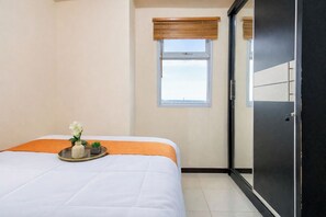 Bed sheets - Cozy With Contemporary 2Br Space At Apartment Bogor Valley (Bogor)