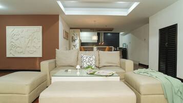 Standard Apartment | Living room