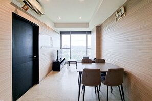 Dining room - Best Location 1Br Branz Bsd City Apartment Near Aeon Mall (Tangerang)
