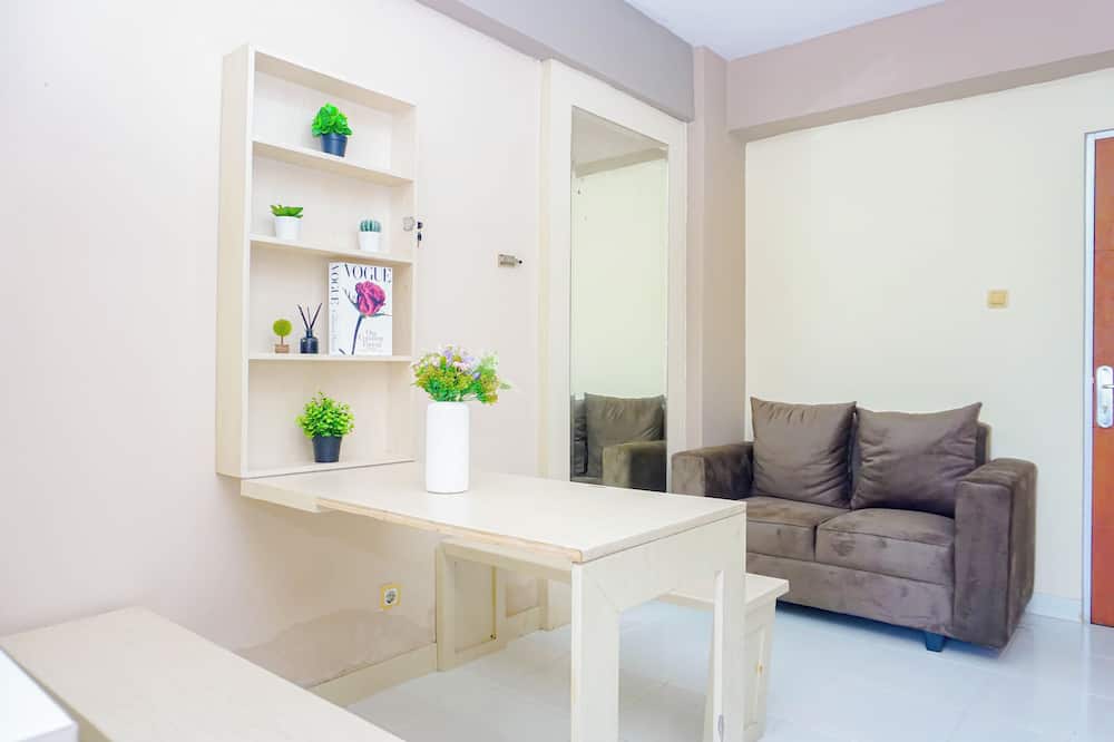 Homey 2Br For 4 Pax At Cibubur Village Apartment