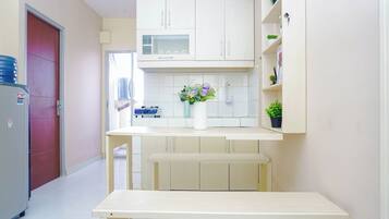 Standard Apartment | Dining room