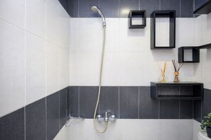 Standard Studio | Bathroom - Comfortable Classic Studio At Apartment Cinere Bellevue Suites (Depok)
